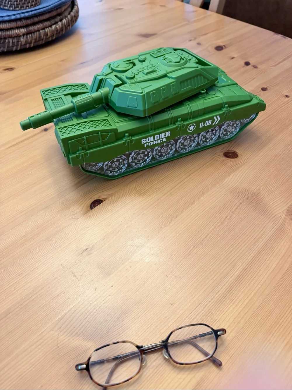 Green Soldier Force set Toy Tank with people for Kids